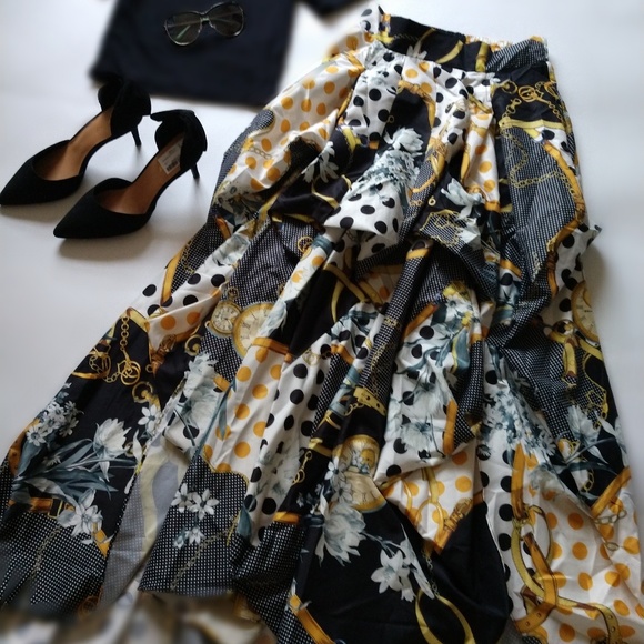 Tacked Maxi Skirt - Picture 3 of 3